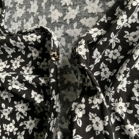 Michael Kors  wrap top nwot - Picture 2 of 4